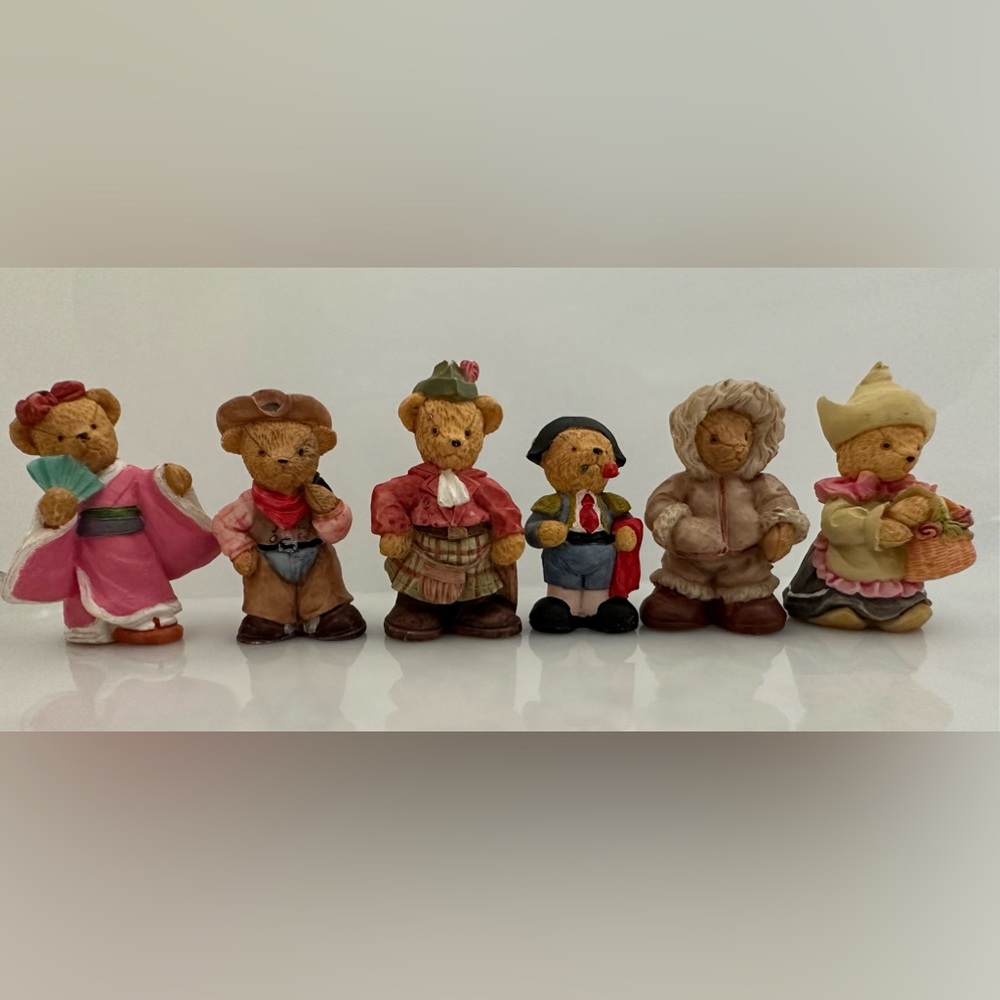 Vintage teddy bear figurines.